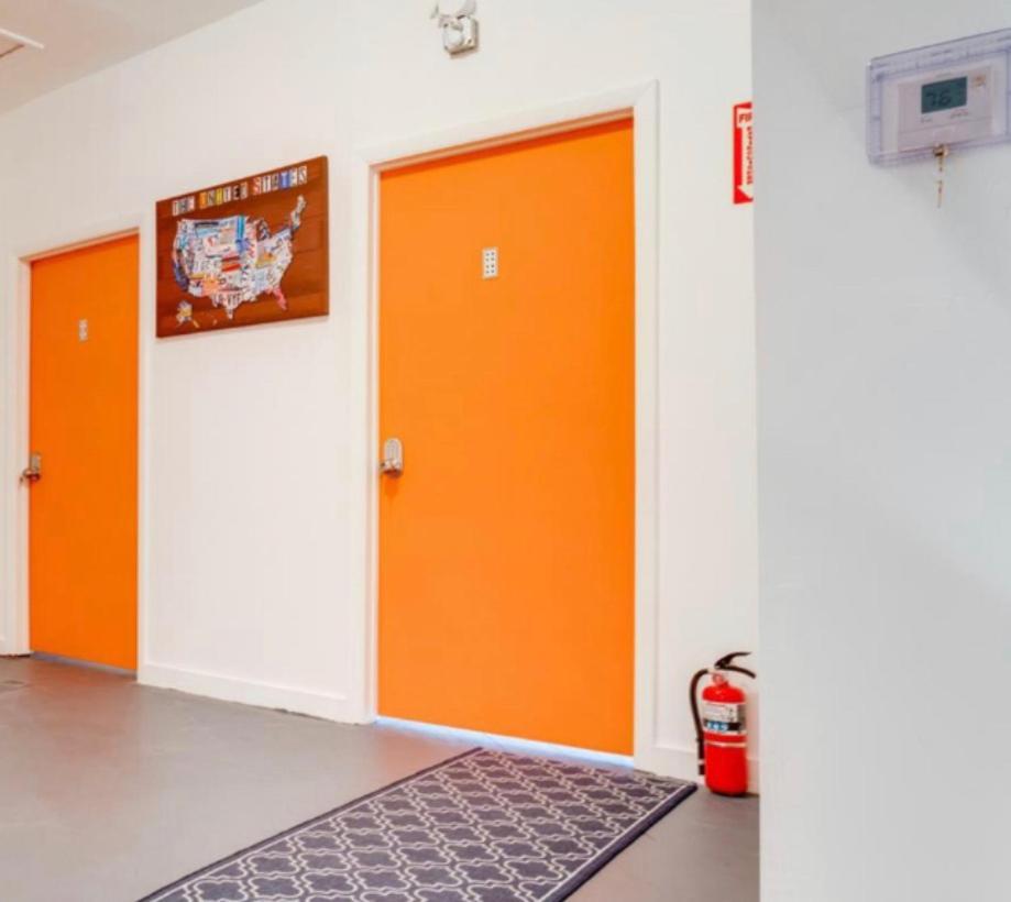 Women Only Rooms - Men Only Rooms - Free Wifi - Coffee Parking - Lockers Miami Zewnętrze zdjęcie